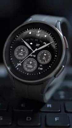 Crescent Quartz ZKin Watch screenshot 5