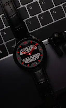 Trendy digital screenshot 4